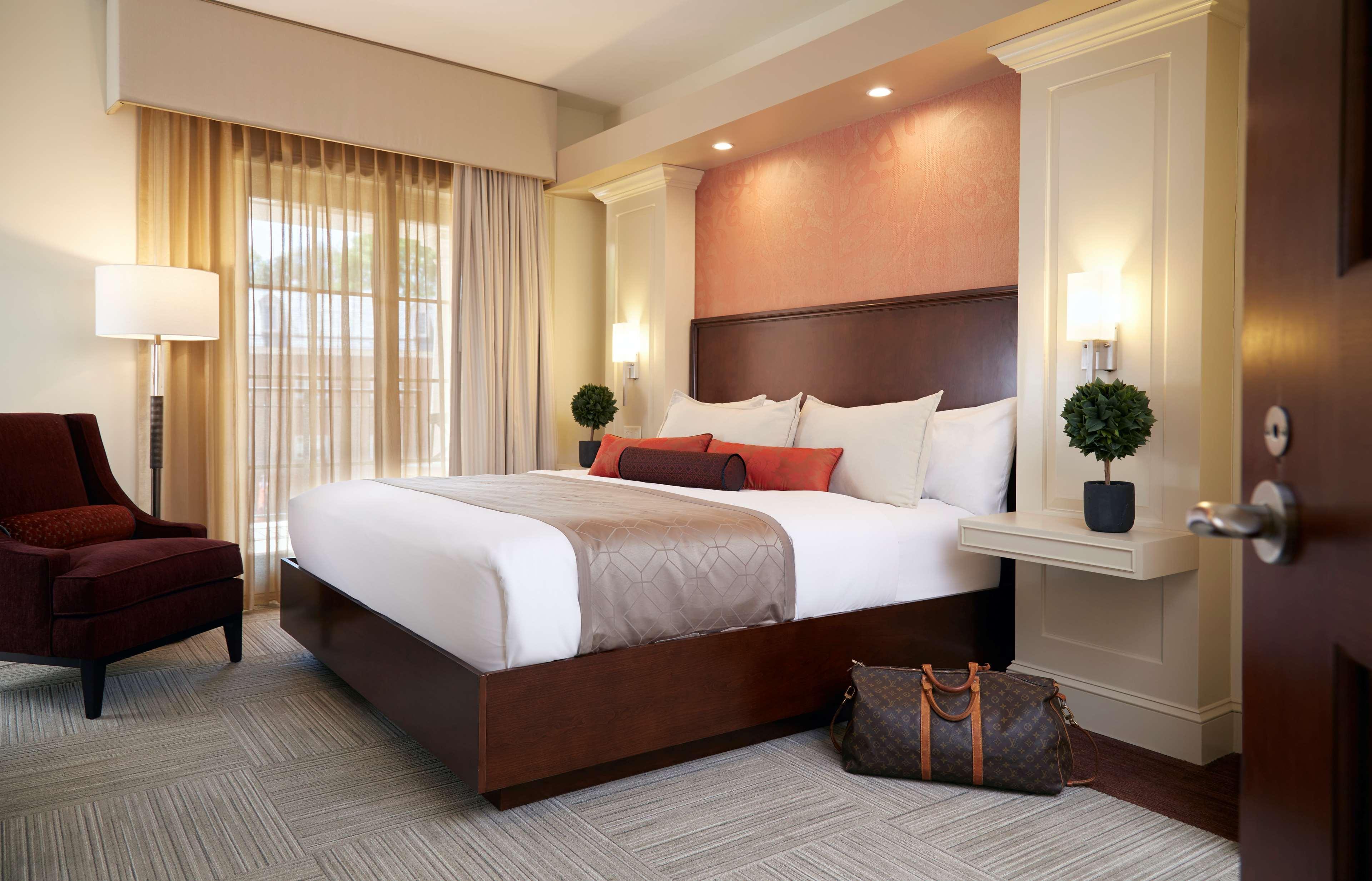 Rizzo Center, A Destination By Hyatt Hotel Chapel Hill Exterior foto
